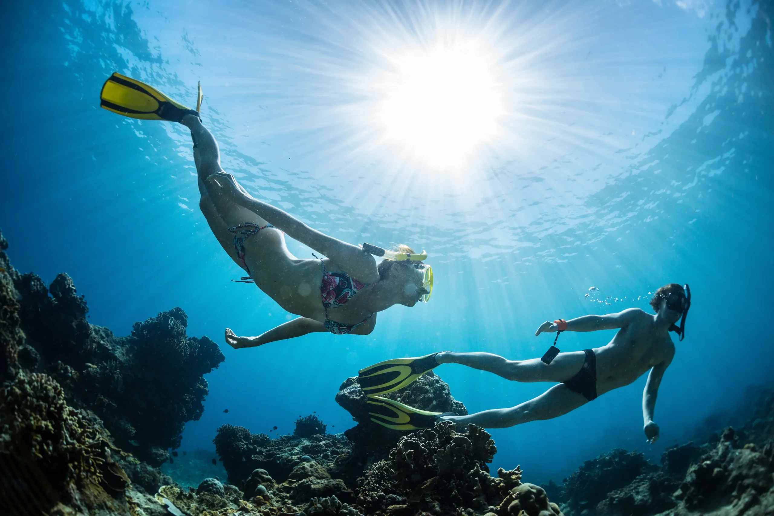 Snorkeling przy rafach koralowych podczas wycieczki na wyspy Hula Hula i Magawisz"